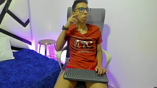 TwinkD asian online show from 10-21-25, 03:06