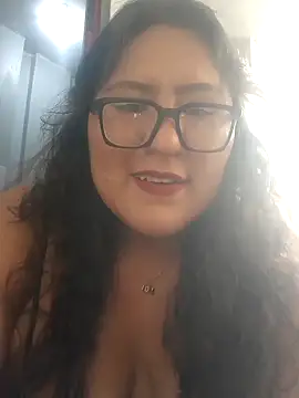 Snapshot of sol093 chatting on 10-18-25, 10:01 sol093 online show from 10-18-25, 10:01