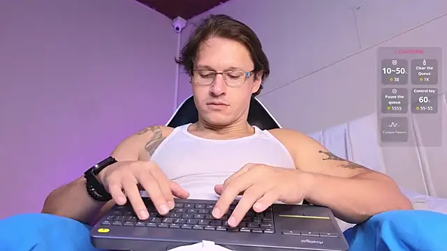 Snapshot of Justin_valverde chatting on 02-24-26, 07:48 Justin valverde online show from 02-24-26, 07:48