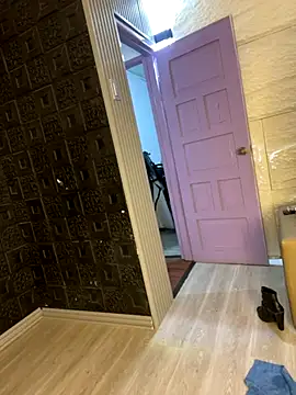 Yvonny27 online show from 12-04-25, 09:41