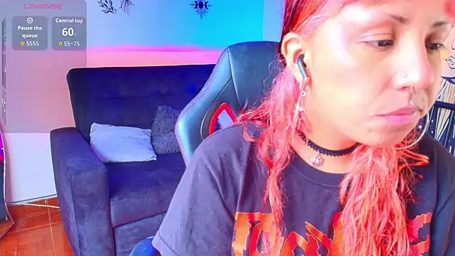 Snapshot of Cat__Moon__ chatting on 07-09-26, 02:49 Cat Moon online show from 07-09-26, 02:49