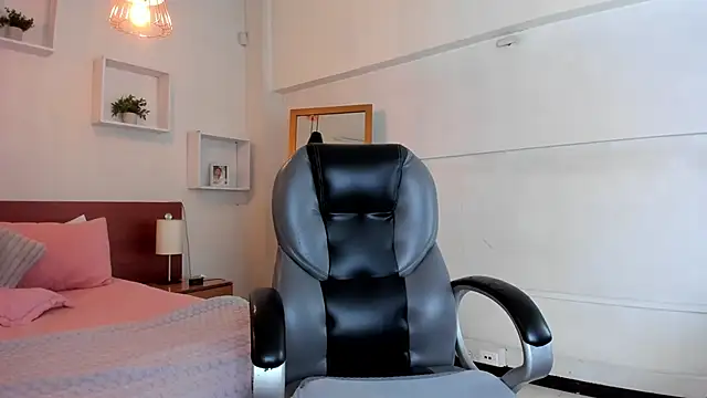 Cat  Moon   online show from 11-05-25, 08:01