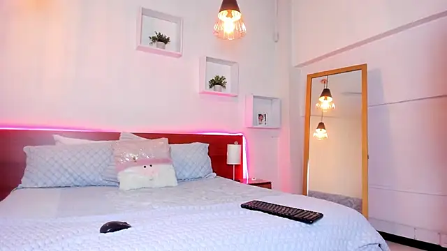 Cat  Moon   online show from 11-19-25, 07:14