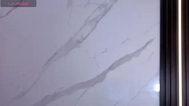 Snapshot of Alisson_brown1_ chatting on 10-30-25, 08:17 Alisson brown1  online show from 10-30-25, 08:17