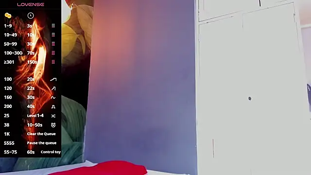 Snapshot of Alisson_brown1_ chatting on 10-18-25, 08:11 Alisson brown1  online show from 10-18-25, 08:11