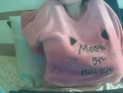 Snapshot of Honeyjuice73 chatting on 01-18-26, 09:51 Honeyjuice73 online show from 01-18-26, 09:51