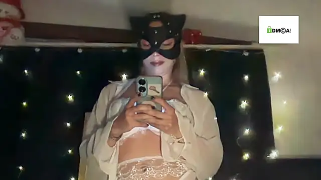 Snapshot of _Nefertiti chatting on 06-27-26, 06:14 Nefertiti online show from 06-27-26, 06:14