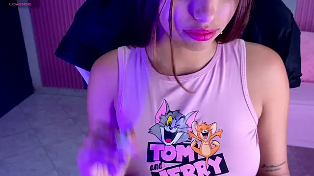 dafne17  online show from 12-17-25, 05:01