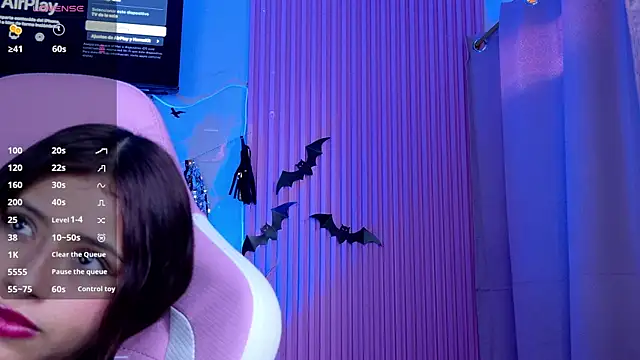 dafne17  online show from 10-28-25, 12:48