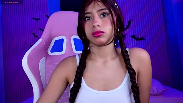 dafne17  online show from 10-30-25, 12:47