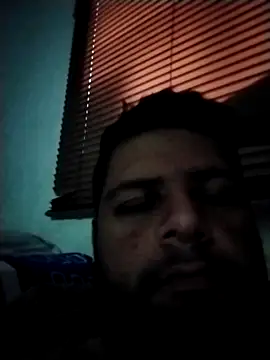 Snapshot of Eduar0015 chatting on 10-14-25, 10:42 Eduar0015 online show from 10-14-25, 10:42