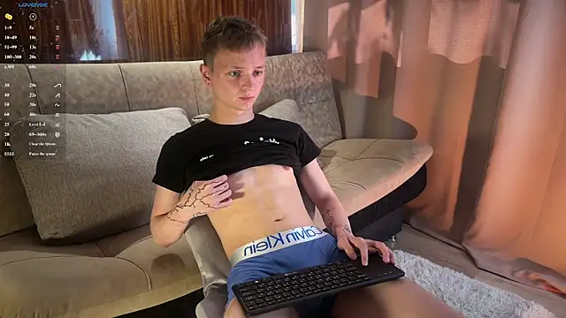 Snapshot of Logan_mett chatting on 06-16-26, 12:27 Logan mett online show from 06-16-26, 12:27