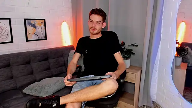 MATEO HUNTER online show from 10-24-25, 01:15