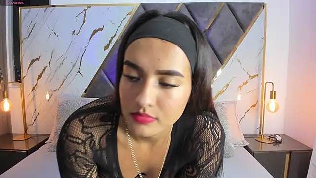 Snapshot of sarayofficial chatting on 04-27-26, 11:58 sarayofficial online show from 04-27-26, 11:58