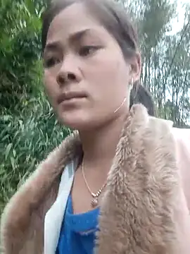 Lyssa-a online show from 12-17-25, 09:25