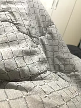 Snapshot of Sui0923 chatting on 11-09-25, 01:37 Sui0923 online show from 11-09-25, 01:37