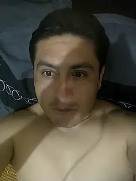 Snapshot of checheludo23 chatting on 10-14-25, 05:30 checheludo23 online show from 10-14-25, 05:30