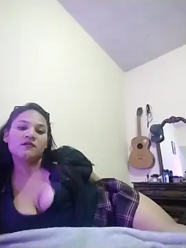 Snapshot of checheludo23 chatting on 12-19-25, 10:23 checheludo23 online show from 12-19-25, 10:23