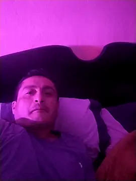 Snapshot of checheludo23 chatting on 11-30-25, 08:37 checheludo23 online show from 11-30-25, 08:37