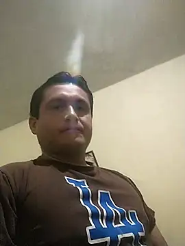 Snapshot of checheludo23 chatting on 02-05-26, 03:24 checheludo23 online show from 02-05-26, 03:24