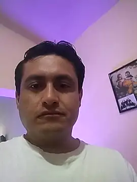 Snapshot of checheludo23 chatting on 11-25-25, 07:47 checheludo23 online show from 11-25-25, 07:47