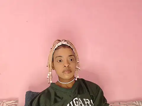 fifiqueen25 online show from 10-21-25, 09:52