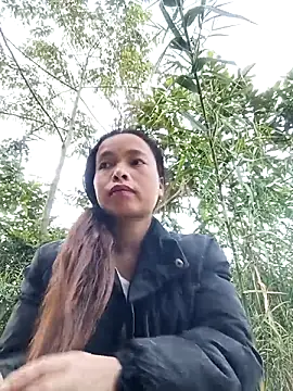 Nguyet2k4 online show from 11-28-25, 09:20