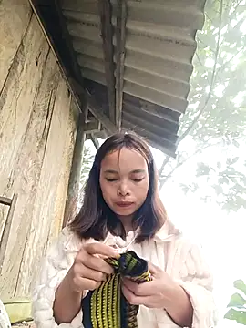 Nguyet2k4 online show from 12-15-25, 01:22