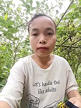 Nguyet2k4 online show from 10-28-25, 02:01