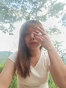 Snapshot of Nguyet2k4 chatting on 06-18-26, 09:47 Nguyet2k4 online show from 06-18-26, 09:47