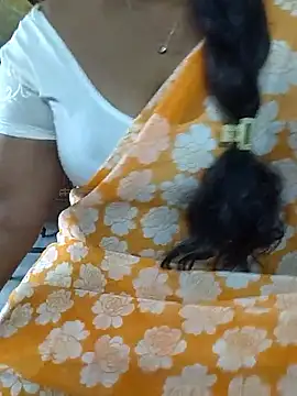 Snapshot of Nikitha_telugu chatting on 10-18-25, 05:31 Nikitha telugu online show from 10-18-25, 05:31
