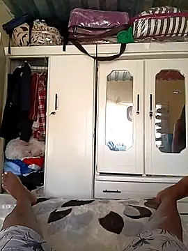 Snapshot of ZimbabweanDick chatting on 04-26-26, 01:30 ZimbabweanDick online show from 04-26-26, 01:30