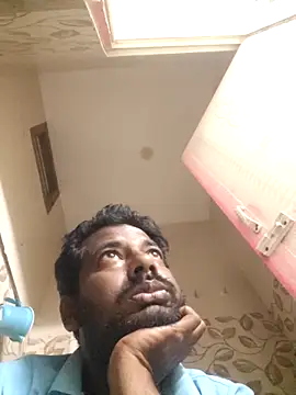 Snapshot of Vickyins480000 chatting on 02-06-26, 12:39 Vickyins480000 online show from 02-06-26, 12:39