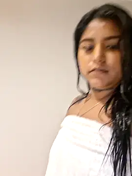 Snapshot of angie_hott chatting on 05-12-26, 03:29 angie hott online show from 05-12-26, 03:29