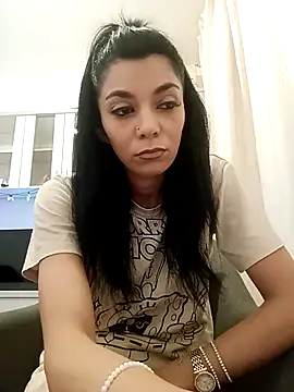 ReneeVoss online show from 12-20-25, 05:54