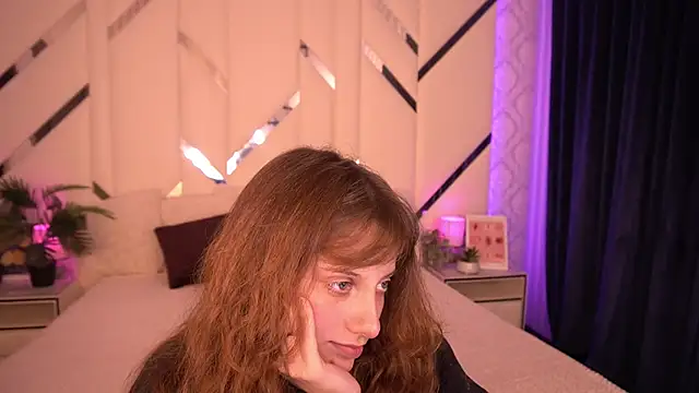 CuteeFoxy online show from 11-10-25, 02:33