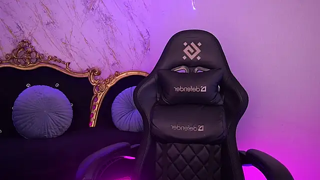 CuteeFoxy online show from 12-19-25, 02:30