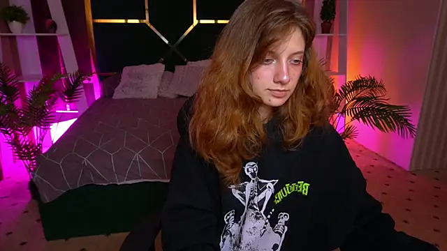 CuteeFoxy online show from 11-18-25, 03:04