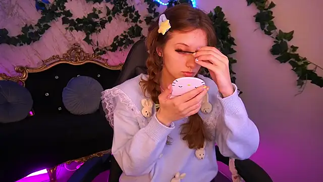 CuteeFoxy online show from 11-28-25, 02:50