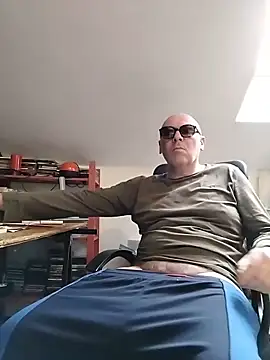 nicolaspgarnier online show from 04-04-26, 02:23