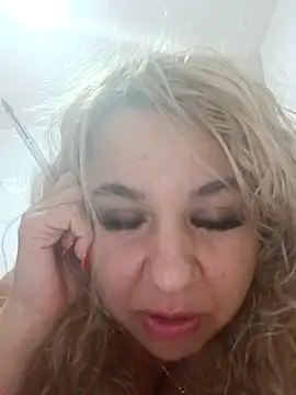 BelleInna online show from 10-31-25, 11:22