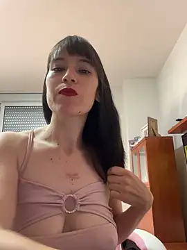 Snapshot of AlanaRius18 chatting on 11-19-25, 11:43 AlanaRius18 online show from 11-19-25, 11:43