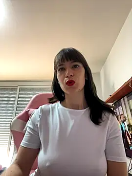 Snapshot of AlanaRius18 chatting on 11-28-25, 10:04 AlanaRius18 online show from 11-28-25, 10:04