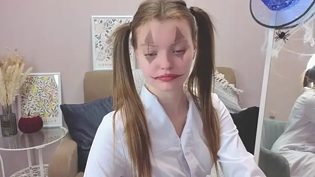 Snapshot of Dear_Jessica chatting on 10-30-25, 10:24 Dear Jessica online show from 10-30-25, 10:24