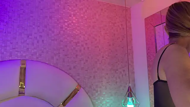 emmy rose25 online show from 12-04-25, 11:53