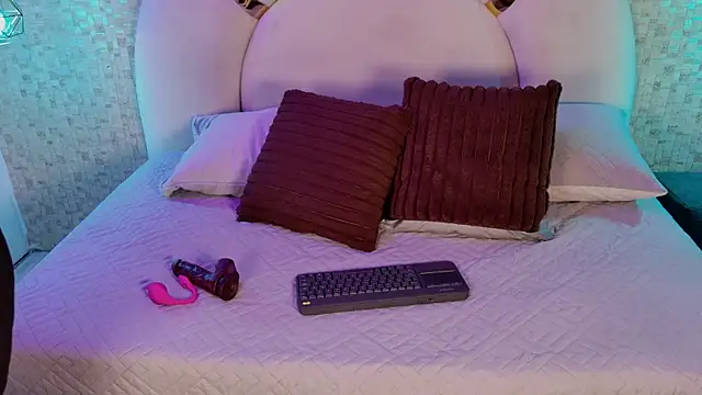 emmy rose25 online show from 02-20-26, 11:45