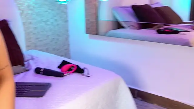 emmy rose25 online show from 03-24-26, 11:43