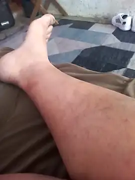 Snapshot of Motoboy100 chatting on 11-19-25, 11:32 Motoboy100 online show from 11-19-25, 11:32