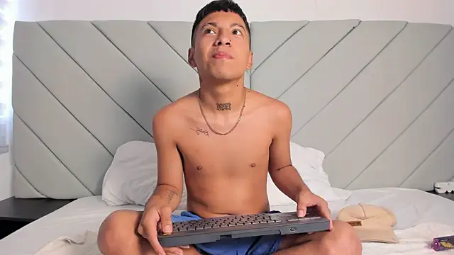 little kris1 online show from 11-08-25, 12:20