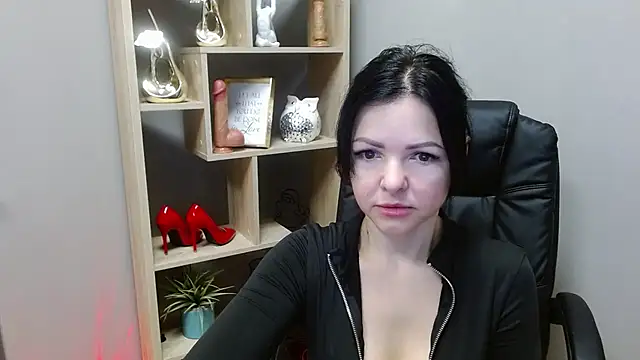 Mollybloom40 online show from 12-15-25, 07:47